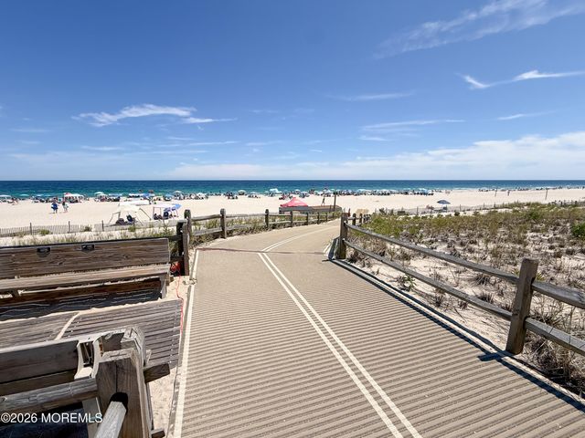 17 E Channel Way, Lavallette, NJ 08735