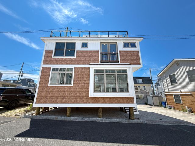 17 E Channel Way, Lavallette, NJ 08735