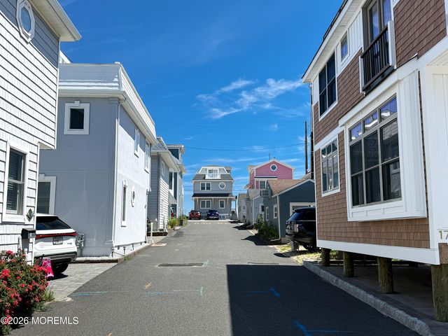 17 E Channel Way, Lavallette, NJ 08735