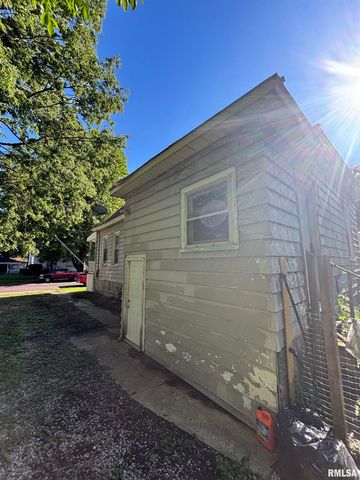 413 E MAYWOOD Avenue, Peoria, IL 61603