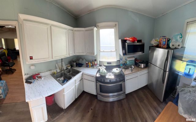 413 E MAYWOOD Avenue, Peoria, IL 61603