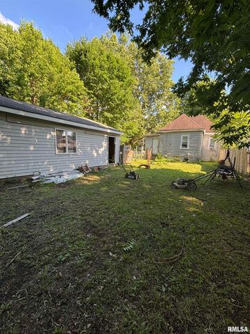 413 E MAYWOOD Avenue, Peoria, IL 61603