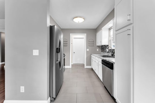 2788 W Roxbury Street, Springfield, MO 65807