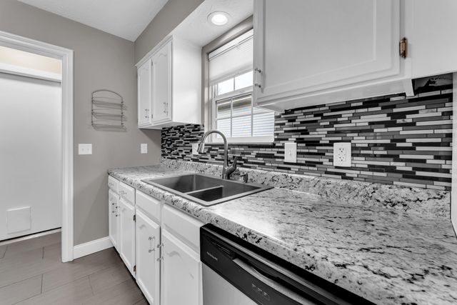 2788 W Roxbury Street, Springfield, MO 65807