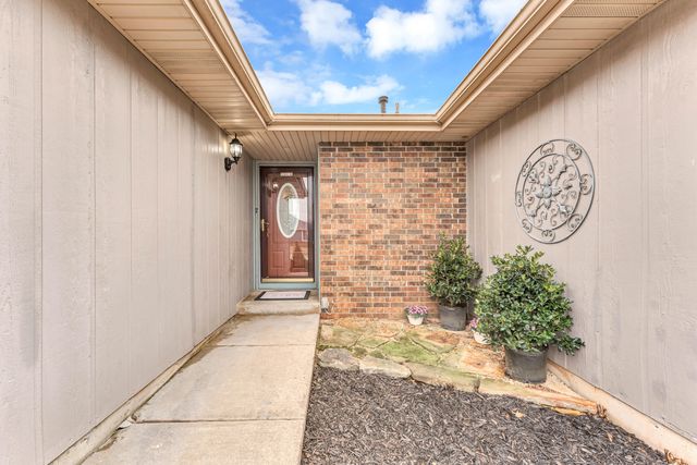 2788 W Roxbury Street, Springfield, MO 65807