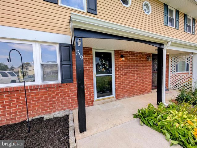 39 ESSEX CT, Quakertown, PA 18951