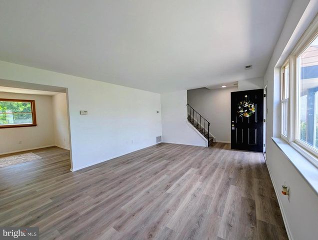 39 ESSEX CT, Quakertown, PA 18951