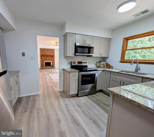 39 ESSEX CT, Quakertown, PA 18951