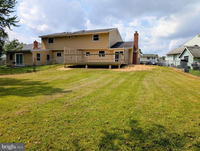 39 ESSEX CT, Quakertown, PA 18951