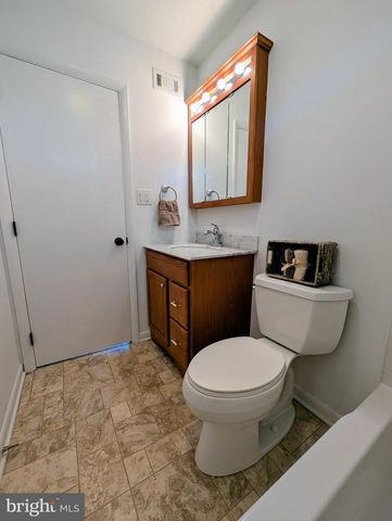 39 ESSEX CT, Quakertown, PA 18951