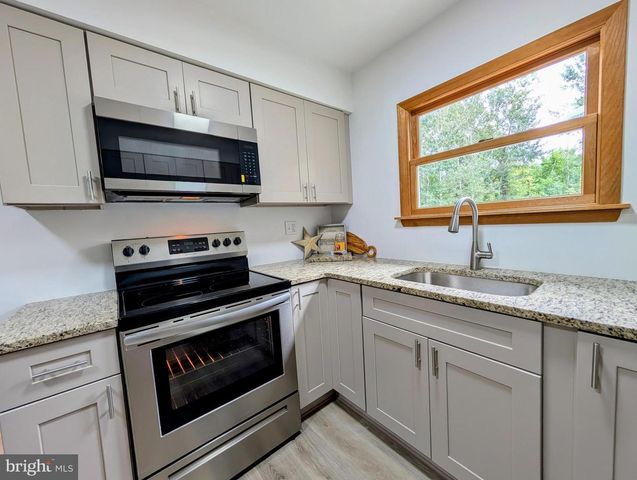 39 ESSEX CT, Quakertown, PA 18951