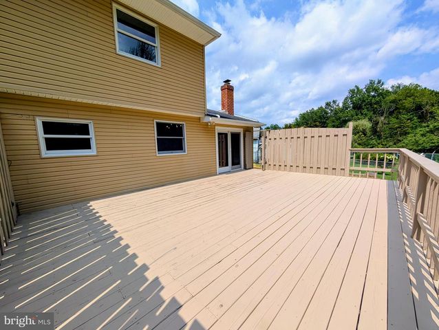 39 ESSEX CT, Quakertown, PA 18951