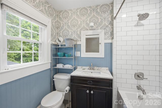 105 S Maple Street, Dallas, NC 28034