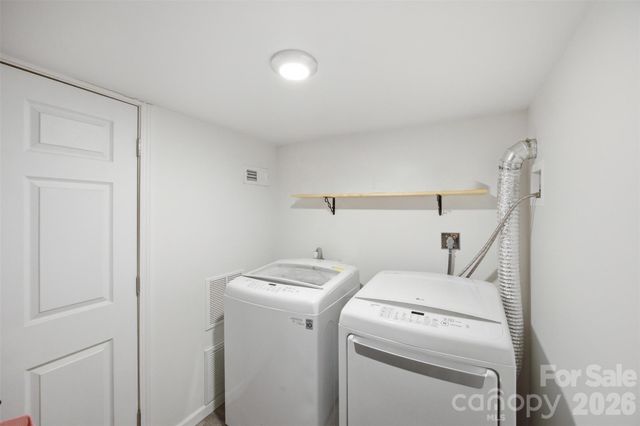 105 S Maple Street, Dallas, NC 28034