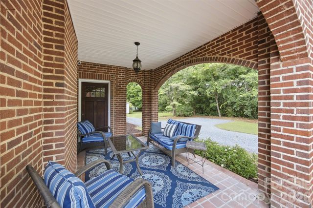 105 S Maple Street, Dallas, NC 28034