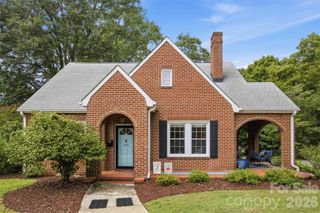 105 S Maple Street, Dallas, NC 28034