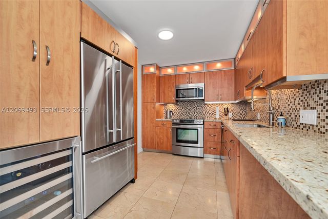 11 Island Ave 906, Miami Beach, FL 33139