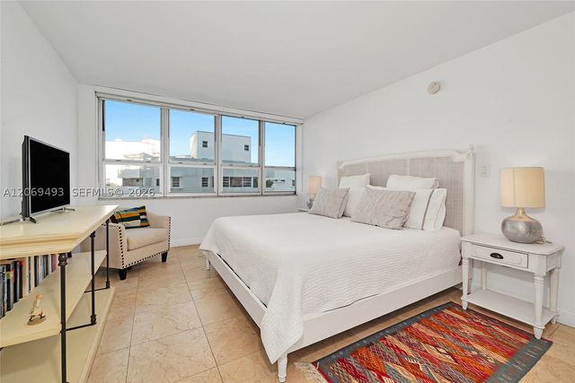 11 Island Ave 906, Miami Beach, FL 33139