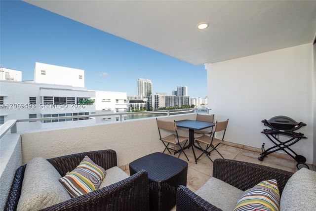 11 Island Ave 906, Miami Beach, FL 33139