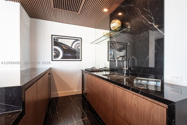 11 Island Ave 906, Miami Beach, FL 33139
