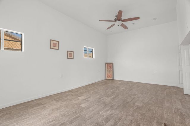 121 Hosher Avenue SE, Albuquerque, NM 87102