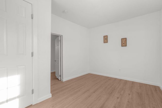 121 Hosher Avenue SE, Albuquerque, NM 87102