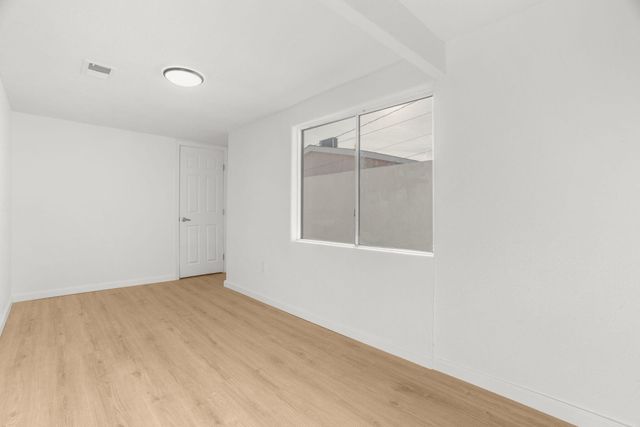 121 Hosher Avenue SE, Albuquerque, NM 87102