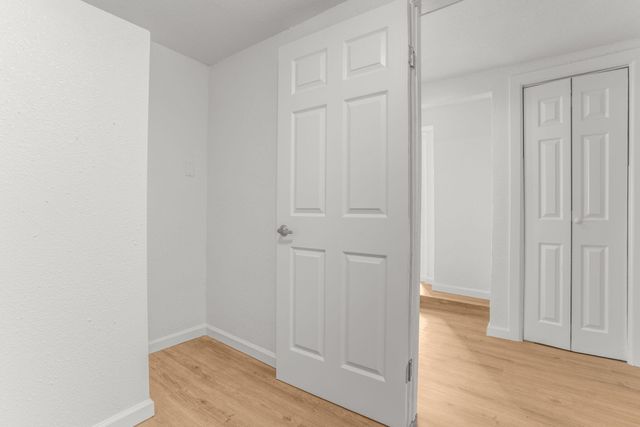 121 Hosher Avenue SE, Albuquerque, NM 87102