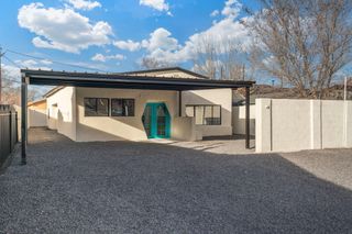 121 Hosher Avenue SE, Albuquerque, NM 87102