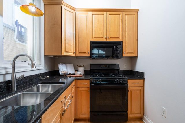 1749 N Hubbard STREET, Milwaukee, WI 53212
