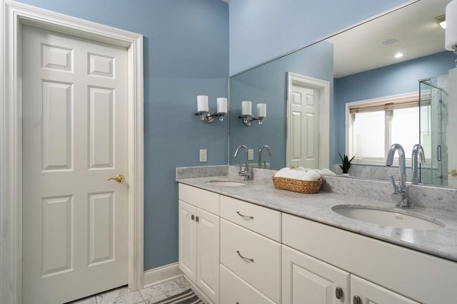 1749 N Hubbard STREET, Milwaukee, WI 53212