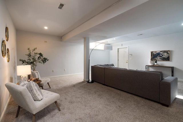 1749 N Hubbard STREET, Milwaukee, WI 53212