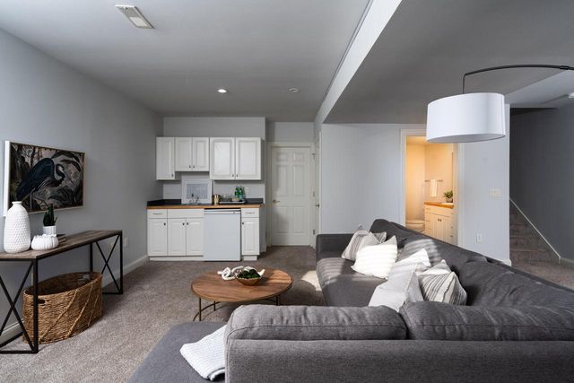 1749 N Hubbard STREET, Milwaukee, WI 53212
