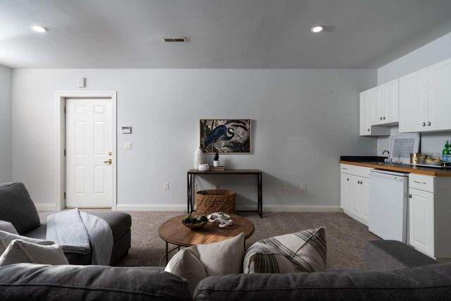 1749 N Hubbard STREET, Milwaukee, WI 53212