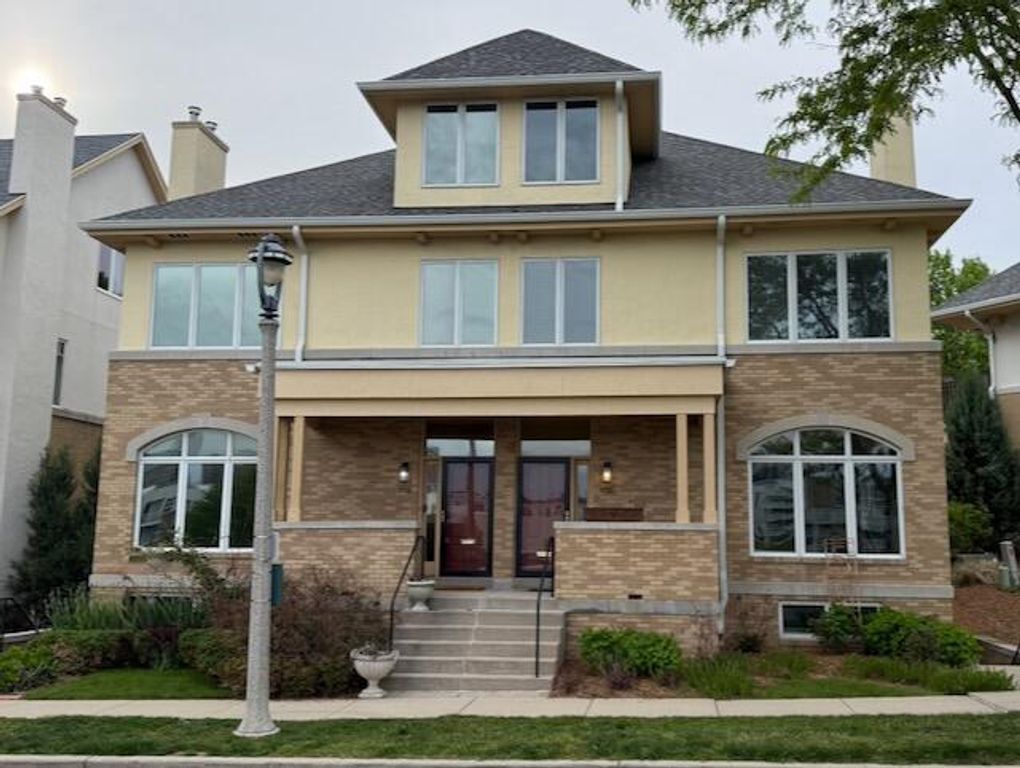 1749 N Hubbard STREET, Milwaukee, WI 53212