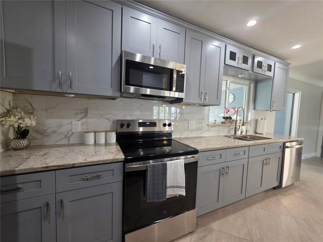 3435 OVERLOOK DRIVE NE, St Petersburg, FL 33703