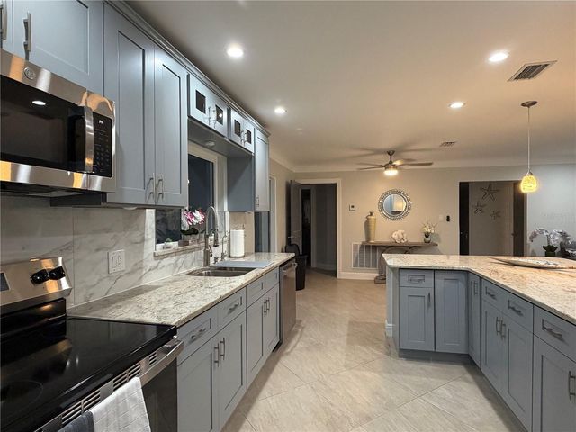 3435 OVERLOOK DRIVE NE, St Petersburg, FL 33703