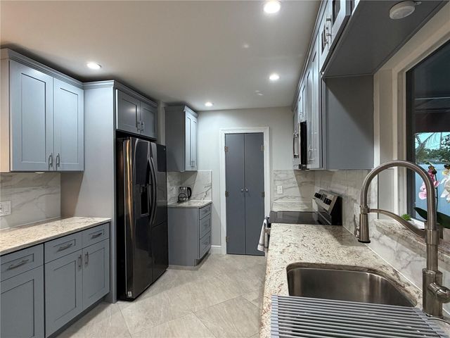 3435 OVERLOOK DRIVE NE, St Petersburg, FL 33703