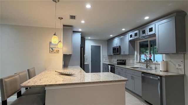 3435 OVERLOOK DRIVE NE, St Petersburg, FL 33703