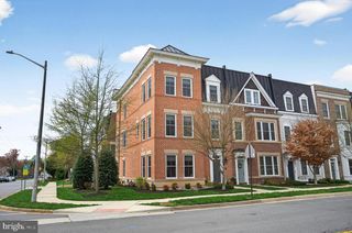 151 CENTER S #1, Vienna, VA 22180