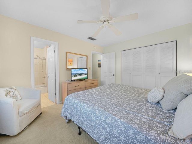 549 SUTTON PLACE t 19, Longboat Key, FL 34228