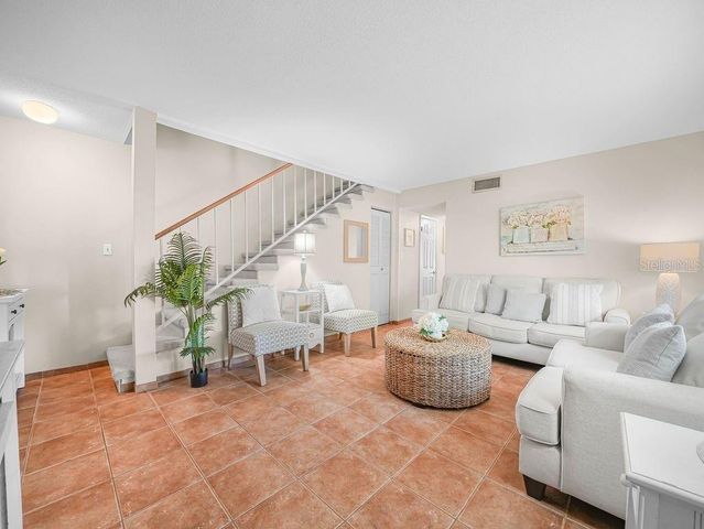 549 SUTTON PLACE t 19, Longboat Key, FL 34228