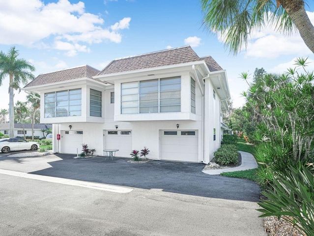 549 SUTTON PLACE t 19, Longboat Key, FL 34228