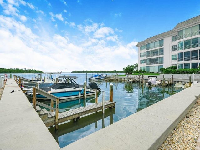 549 SUTTON PLACE t 19, Longboat Key, FL 34228