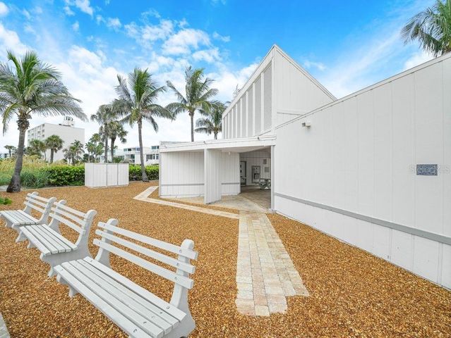 549 SUTTON PLACE t 19, Longboat Key, FL 34228