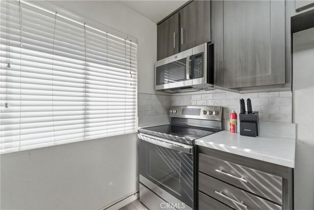 15425 Sherman Way 240, Van Nuys, CA 91406
