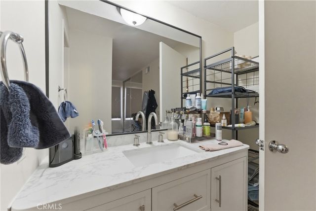 15425 Sherman Way 240, Van Nuys, CA 91406