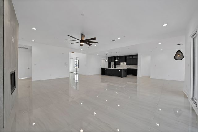 309 Whispering Way, Red Oak, TX 75154