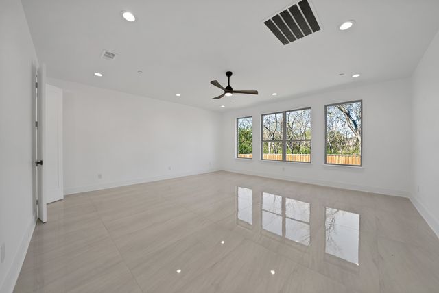 309 Whispering Way, Red Oak, TX 75154