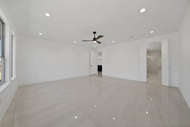 309 Whispering Way, Red Oak, TX 75154